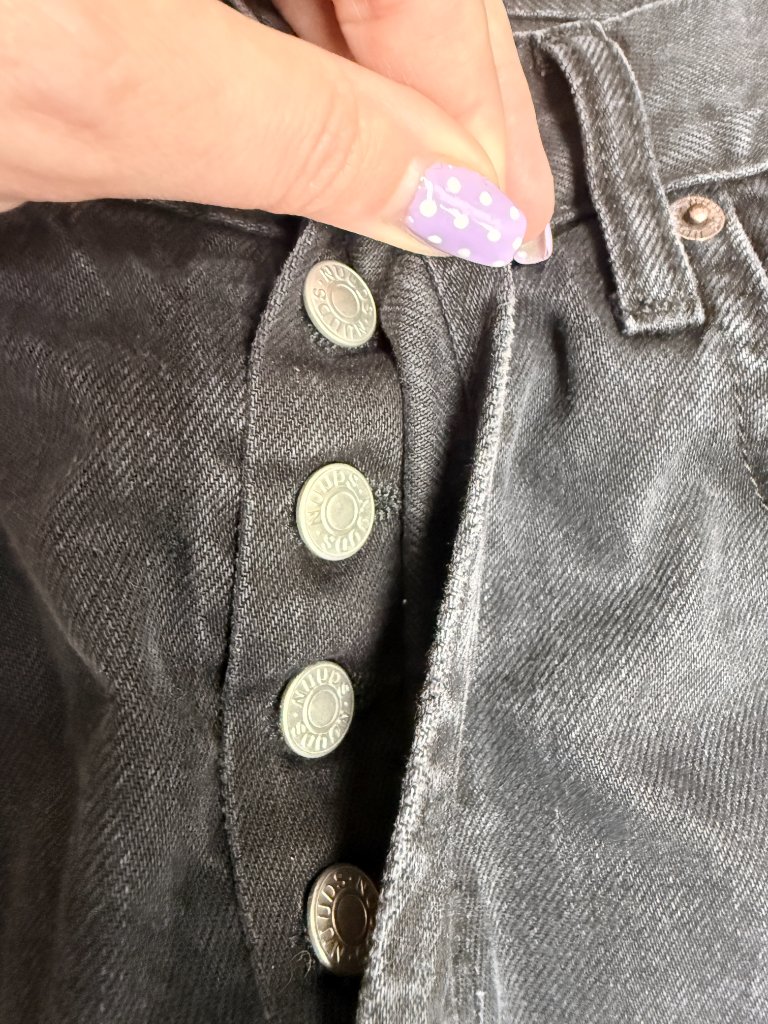 Nuuds Women's Euc The Straight Curvy Fit Button Fly Jeans | Size 28 — image 7 of 8